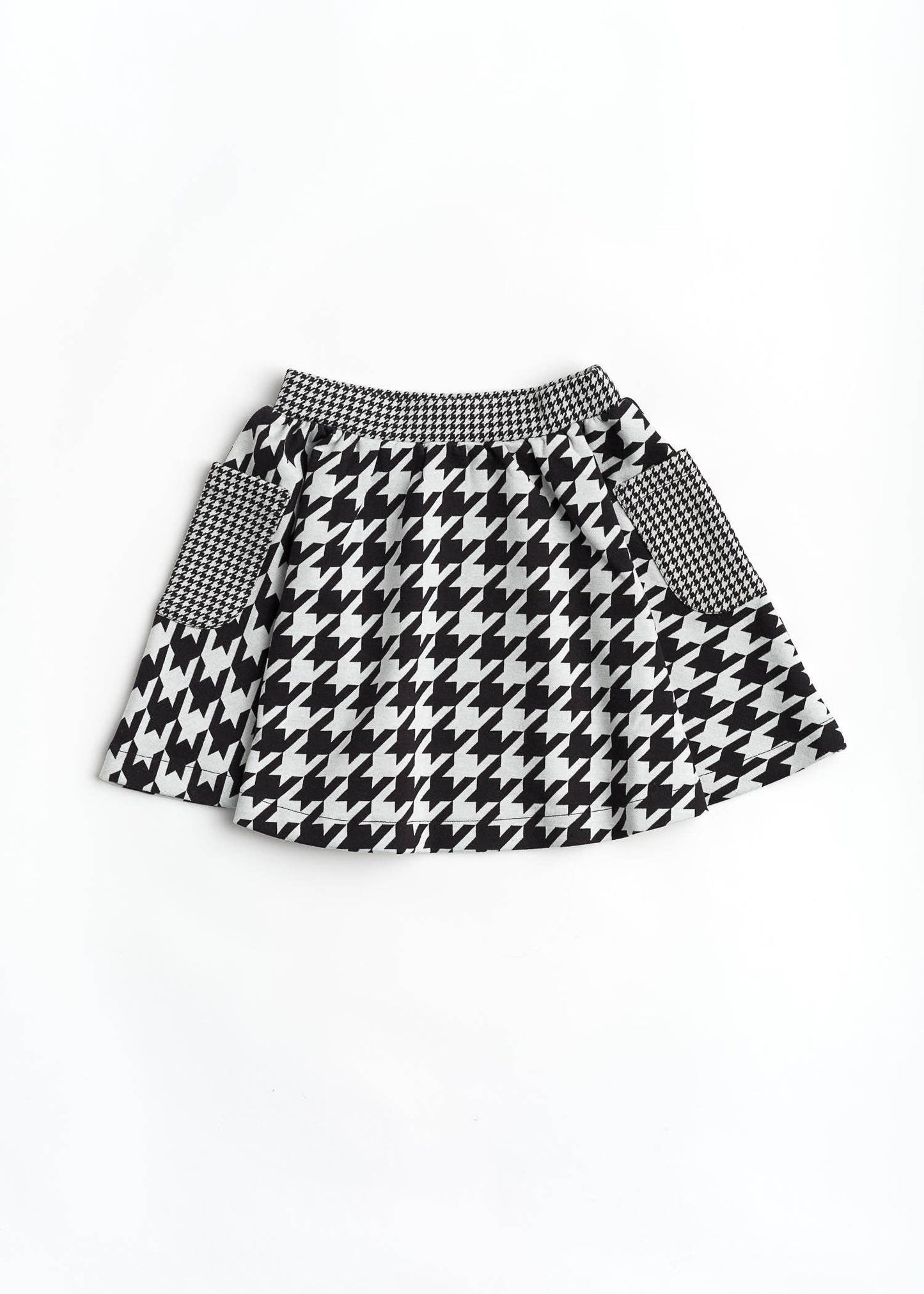 Sharp Dressed Skater Skirt: Houndstooth